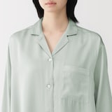 婦人　なめらかサテン　長袖パジャマワンピース