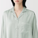 婦人　なめらかサテン　長袖パジャマワンピース