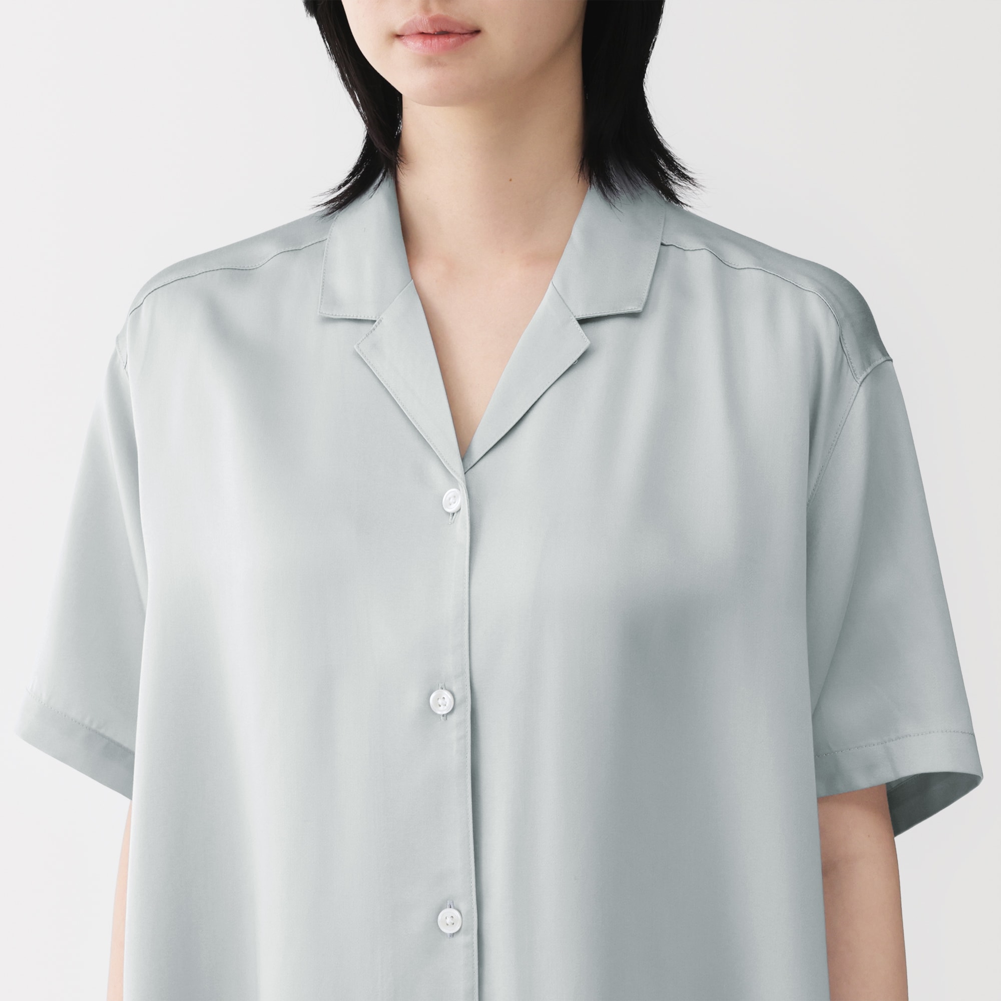 婦人　なめらかサテン　半袖パジャマワンピース