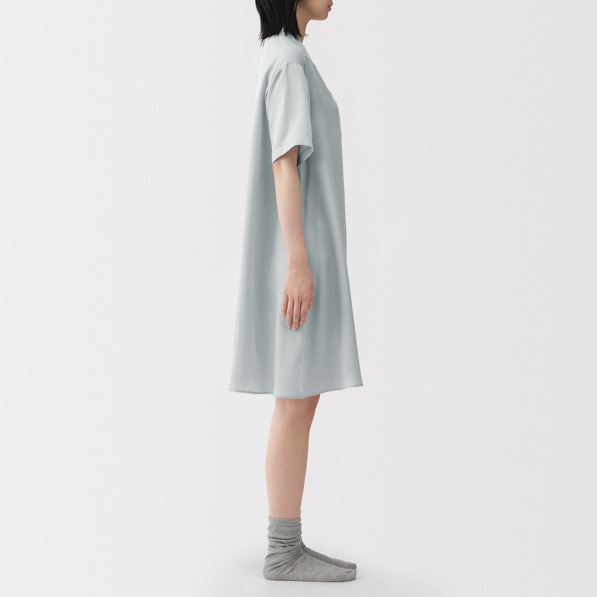 婦人　なめらかサテン　半袖パジャマワンピース