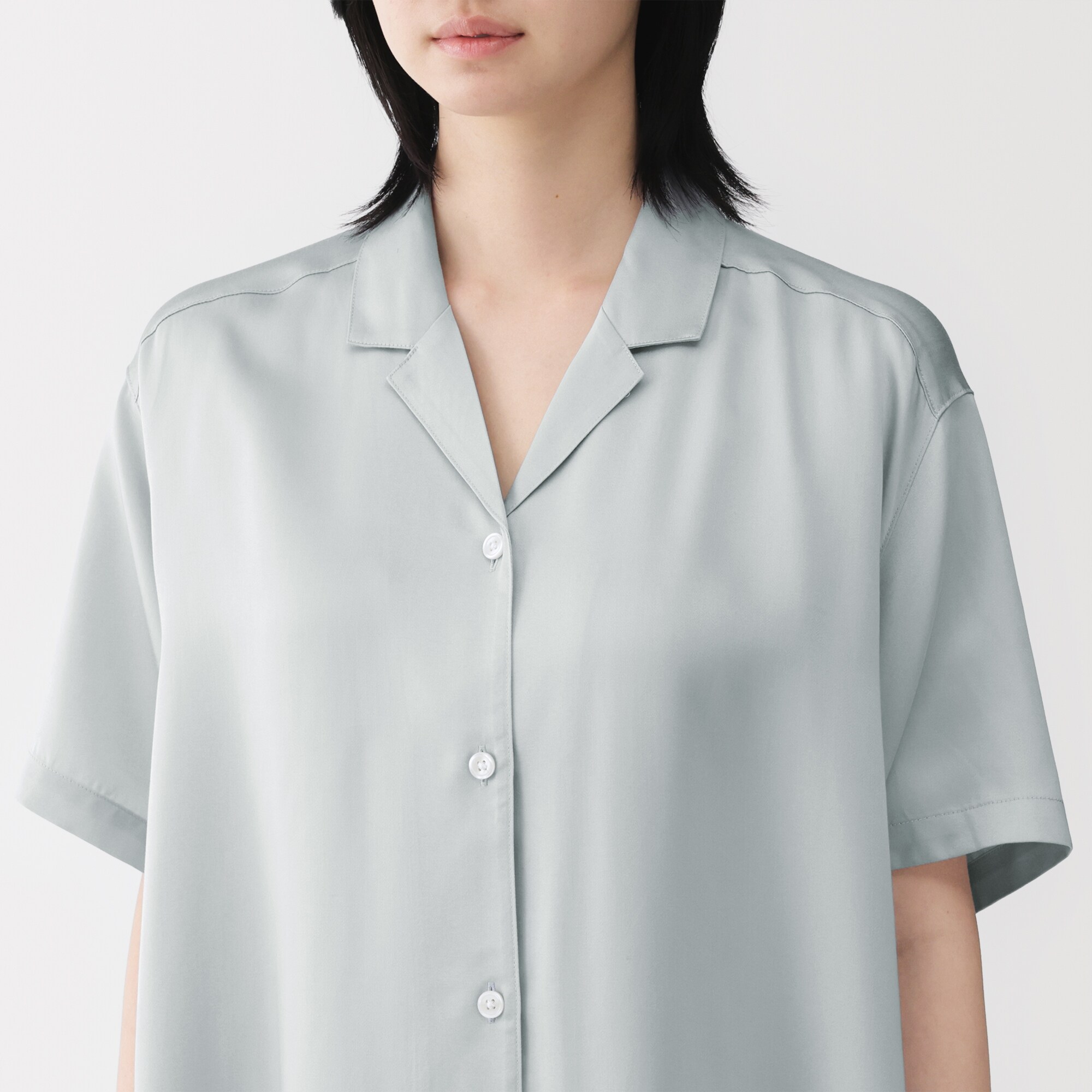 婦人　なめらかサテン　半袖パジャマワンピース