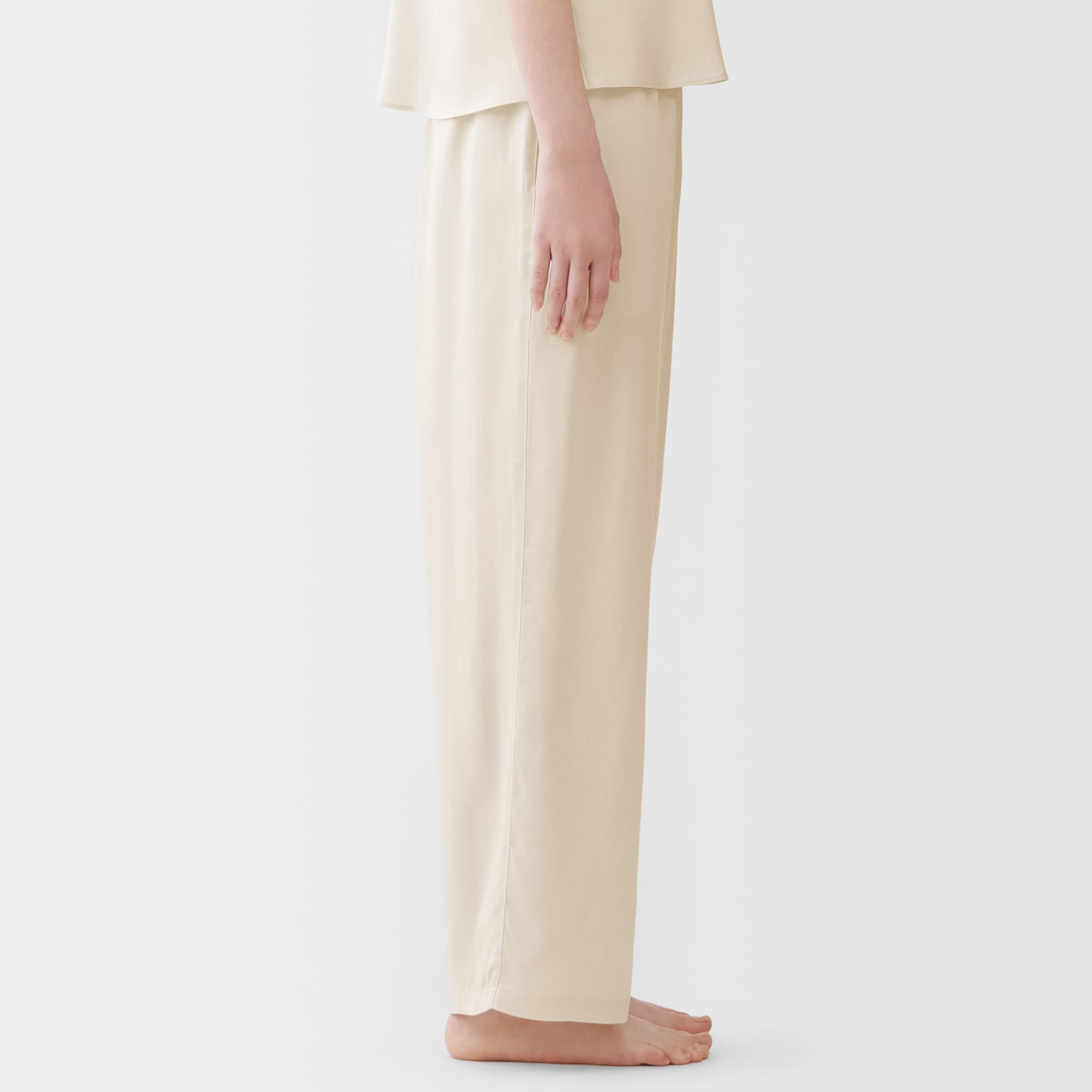 婦人　なめらかサテン　ロングパンツ