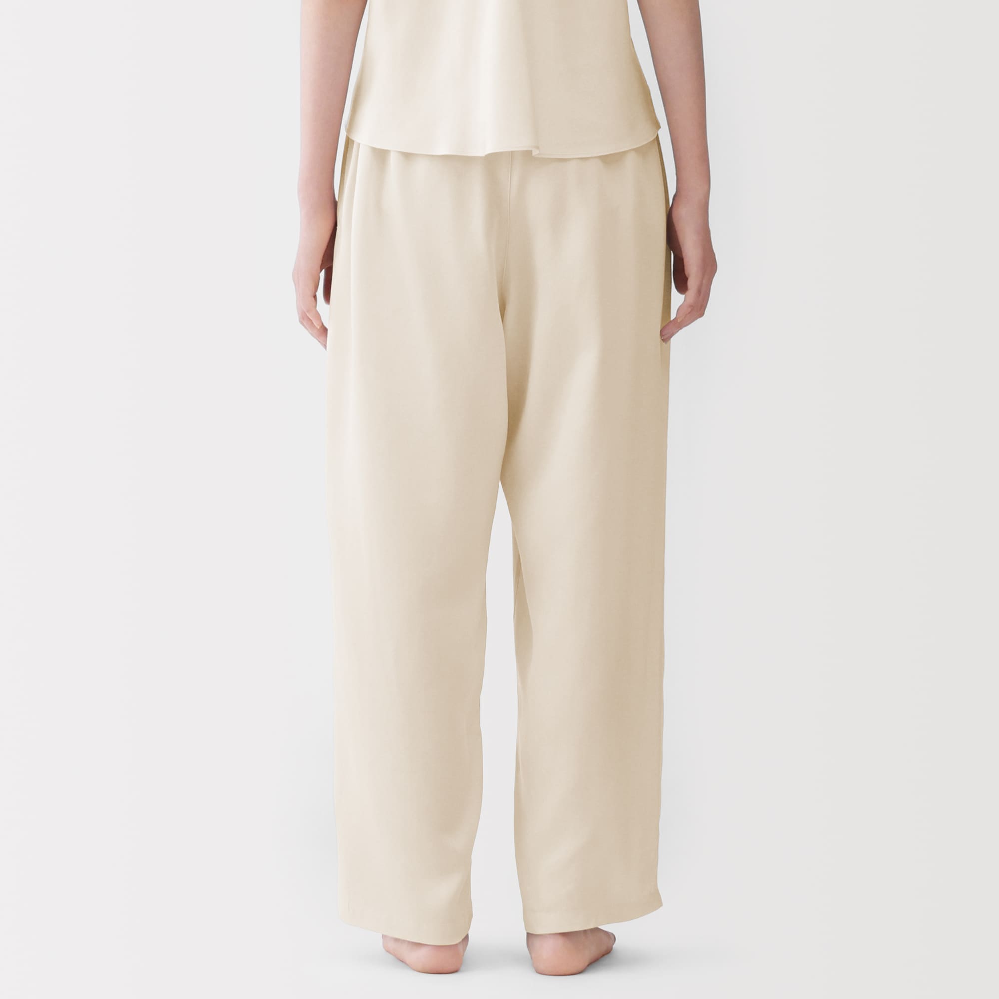 婦人　なめらかサテン　ロングパンツ