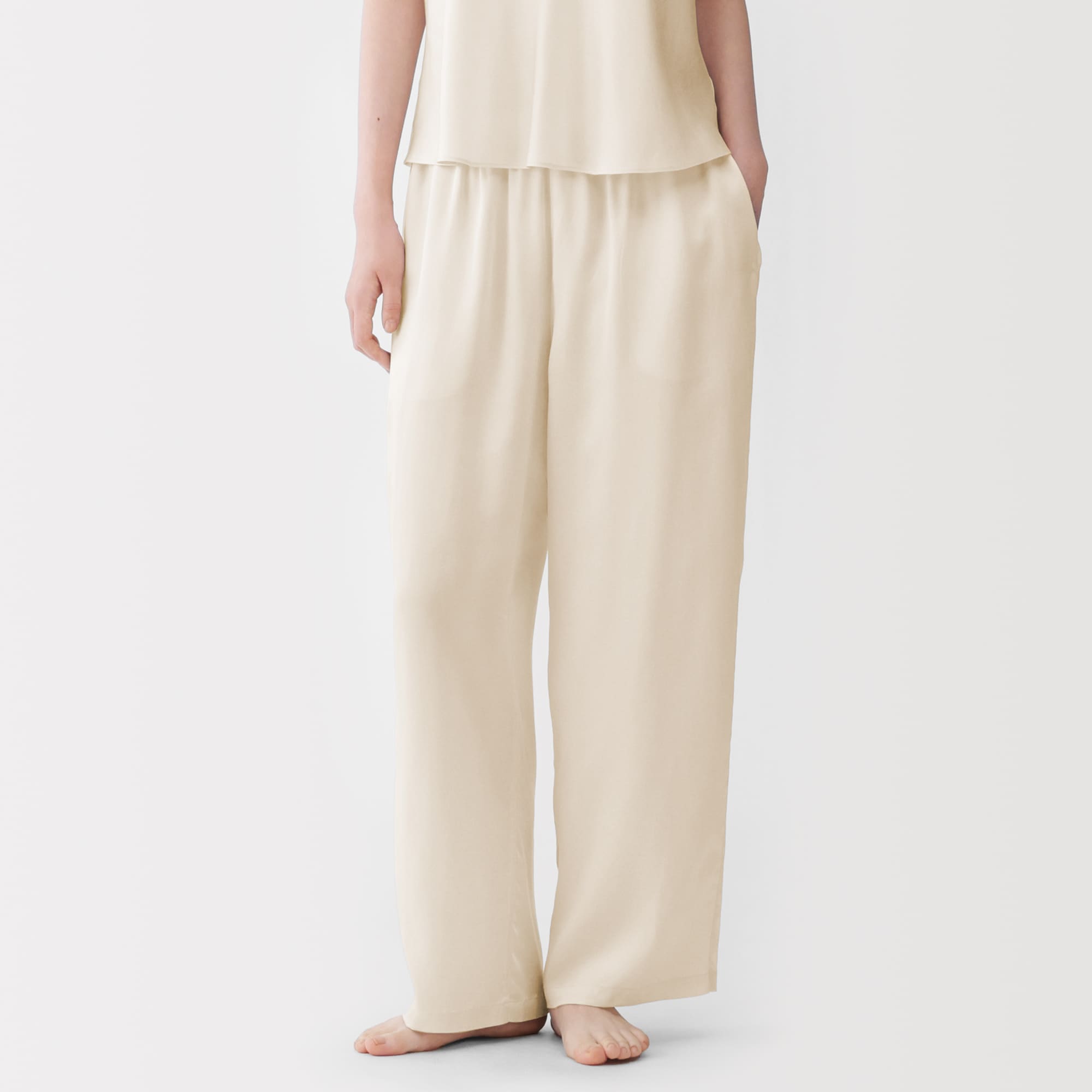 婦人　なめらかサテン　ロングパンツ