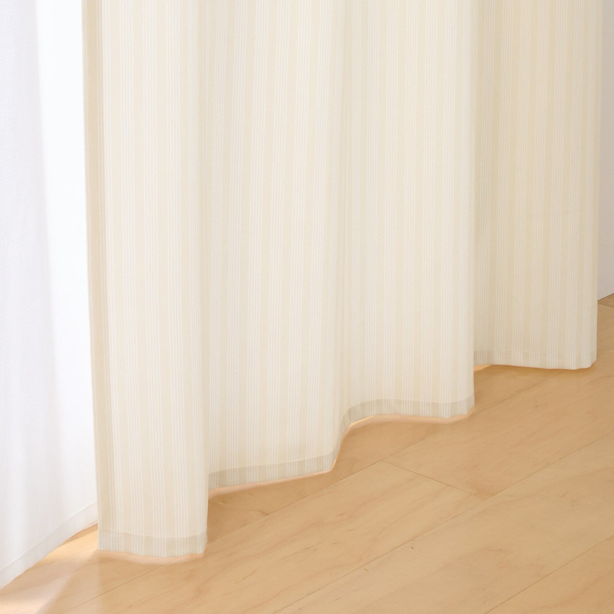 再生ポリエステル使い　ノンプリーツカーテン