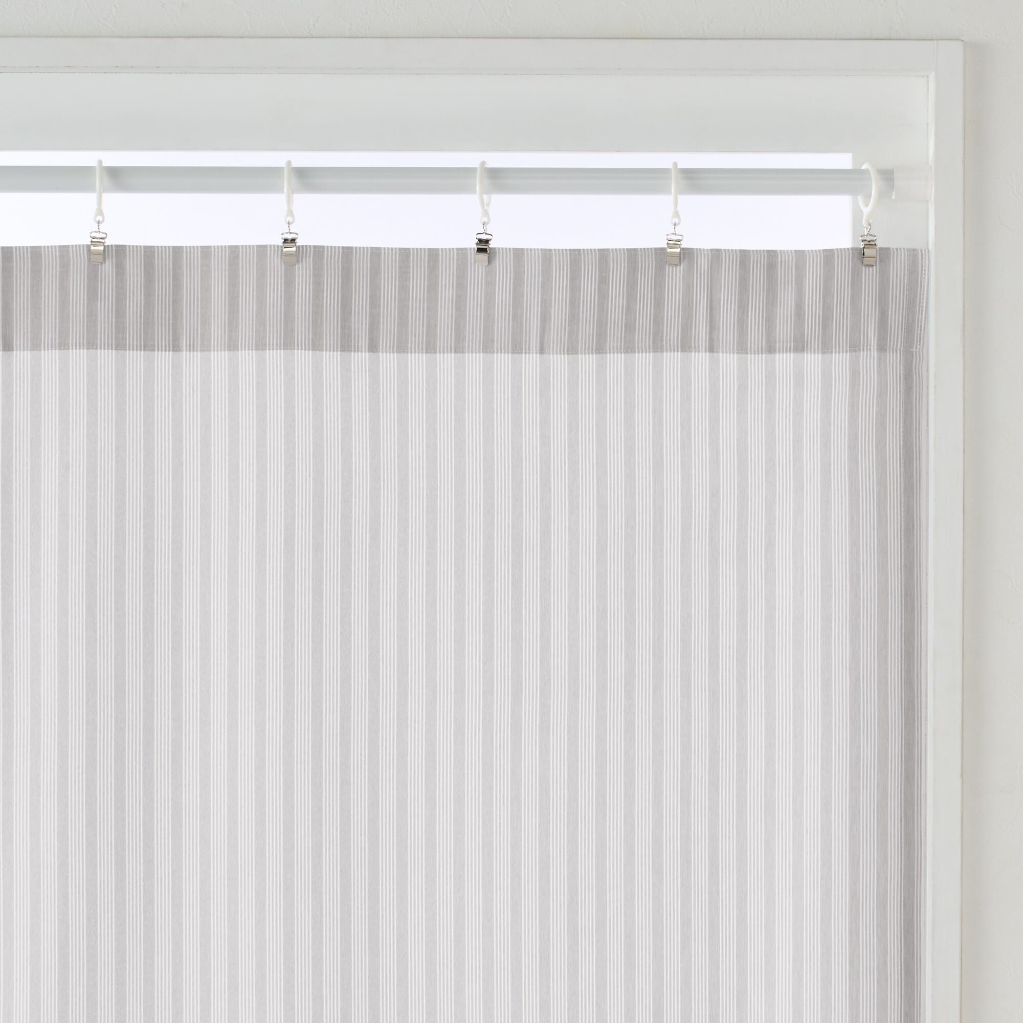 再生ポリエステル使い　ノンプリーツカーテン