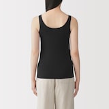 婦人　胸のボリュームをおさえる　ブラタンクトップ