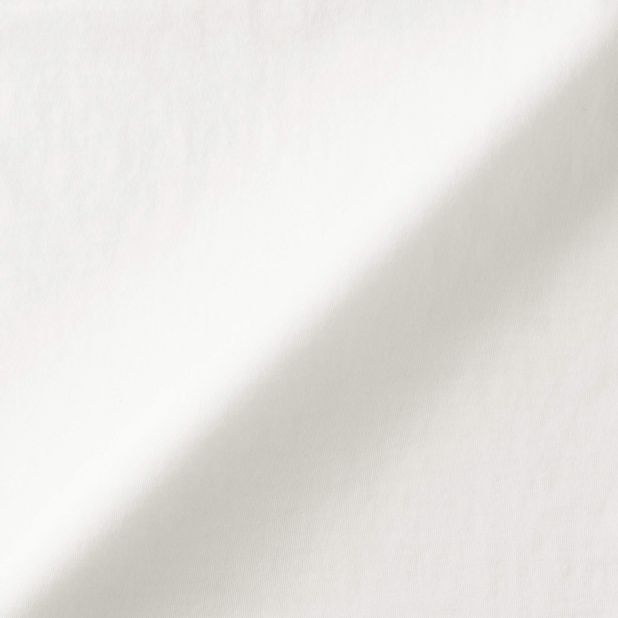 婦人　胸のボリュームをおさえる　ブラタンクトップ