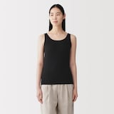 婦人　胸のボリュームをおさえる　ブラタンクトップ