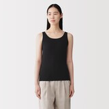 婦人　胸のボリュームをおさえる　ブラタンクトップ