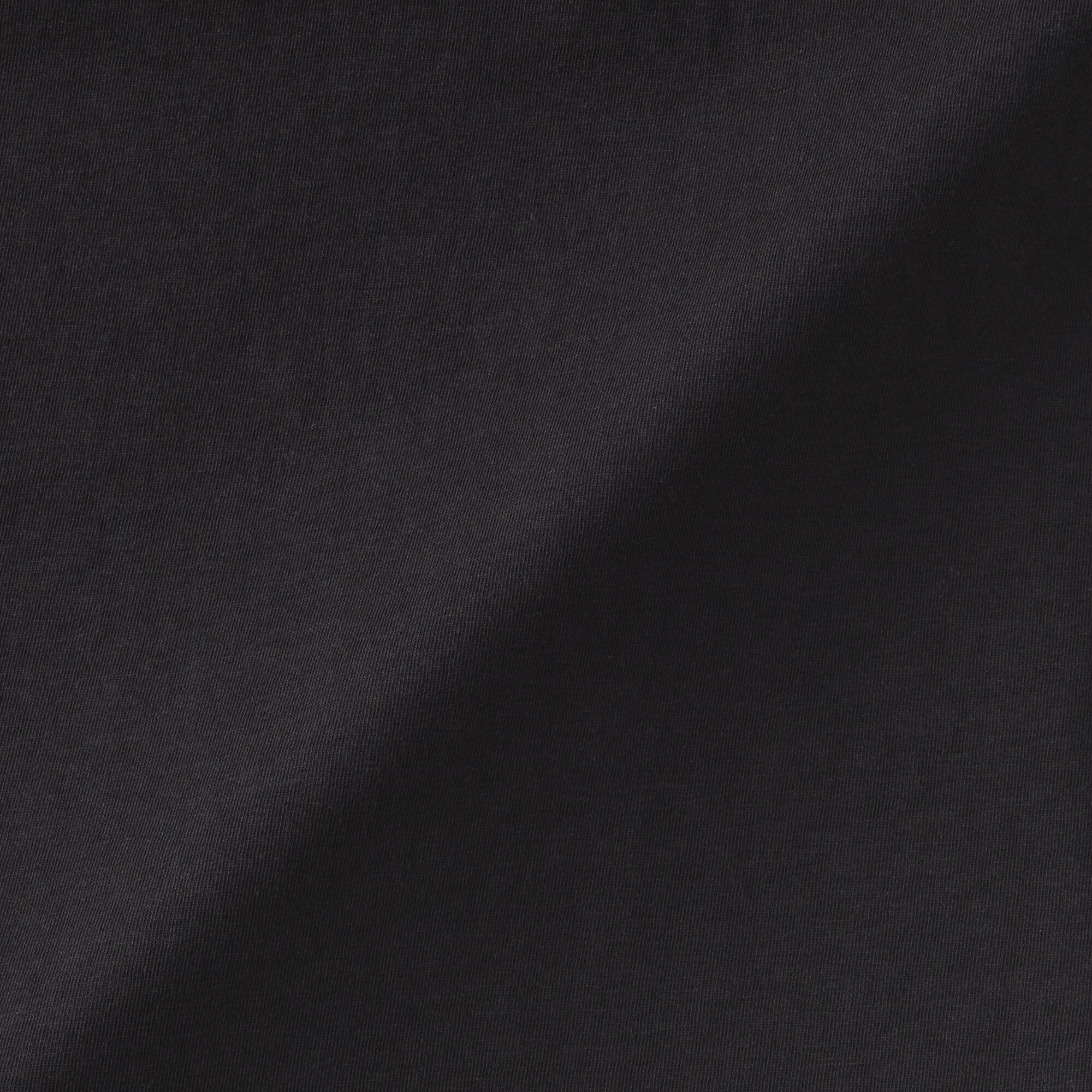 婦人　胸のボリュームをおさえる　ブラタンクトップ