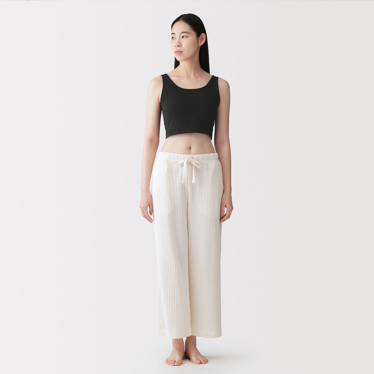 婦人　胸のボリュームをおさえる　ブラタンクトップハーフ丈