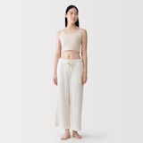 婦人　胸のボリュームをおさえる　ブラタンクトップハーフ丈