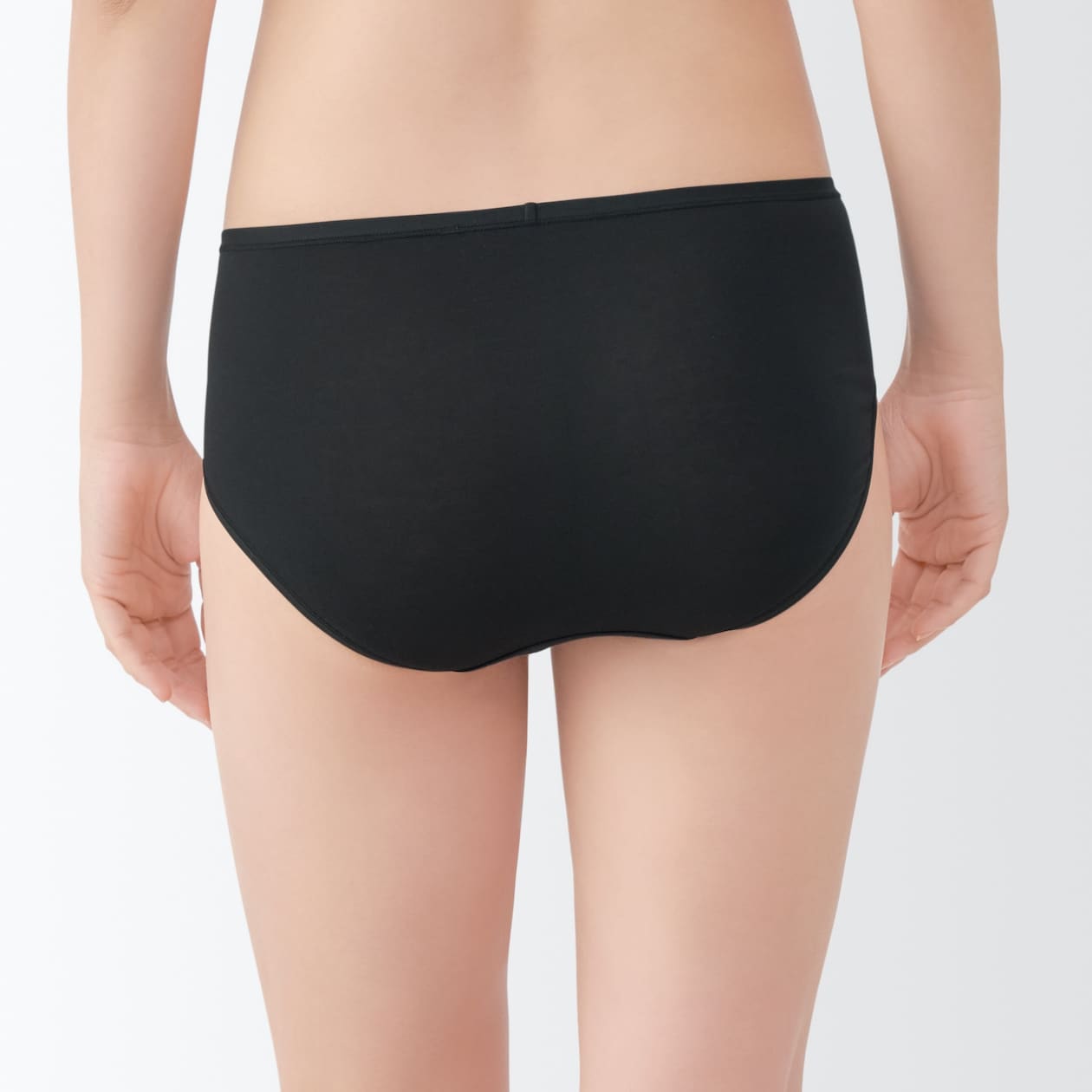 婦人　なめらかミディショーツ