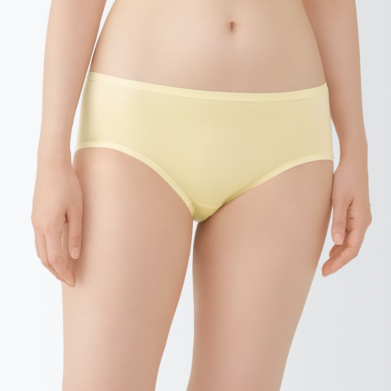 婦人　なめらかミディショーツ