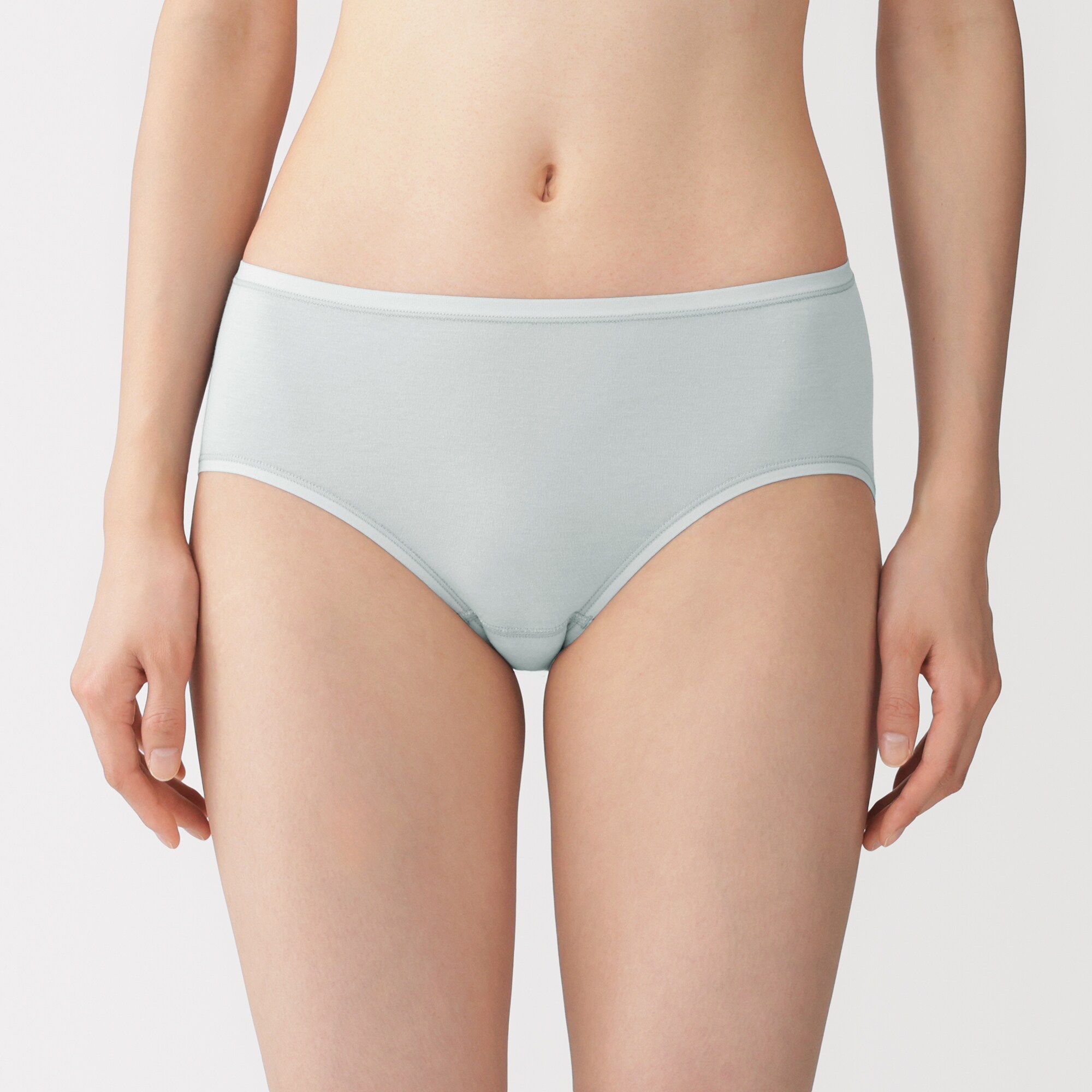 婦人　なめらかミディショーツ