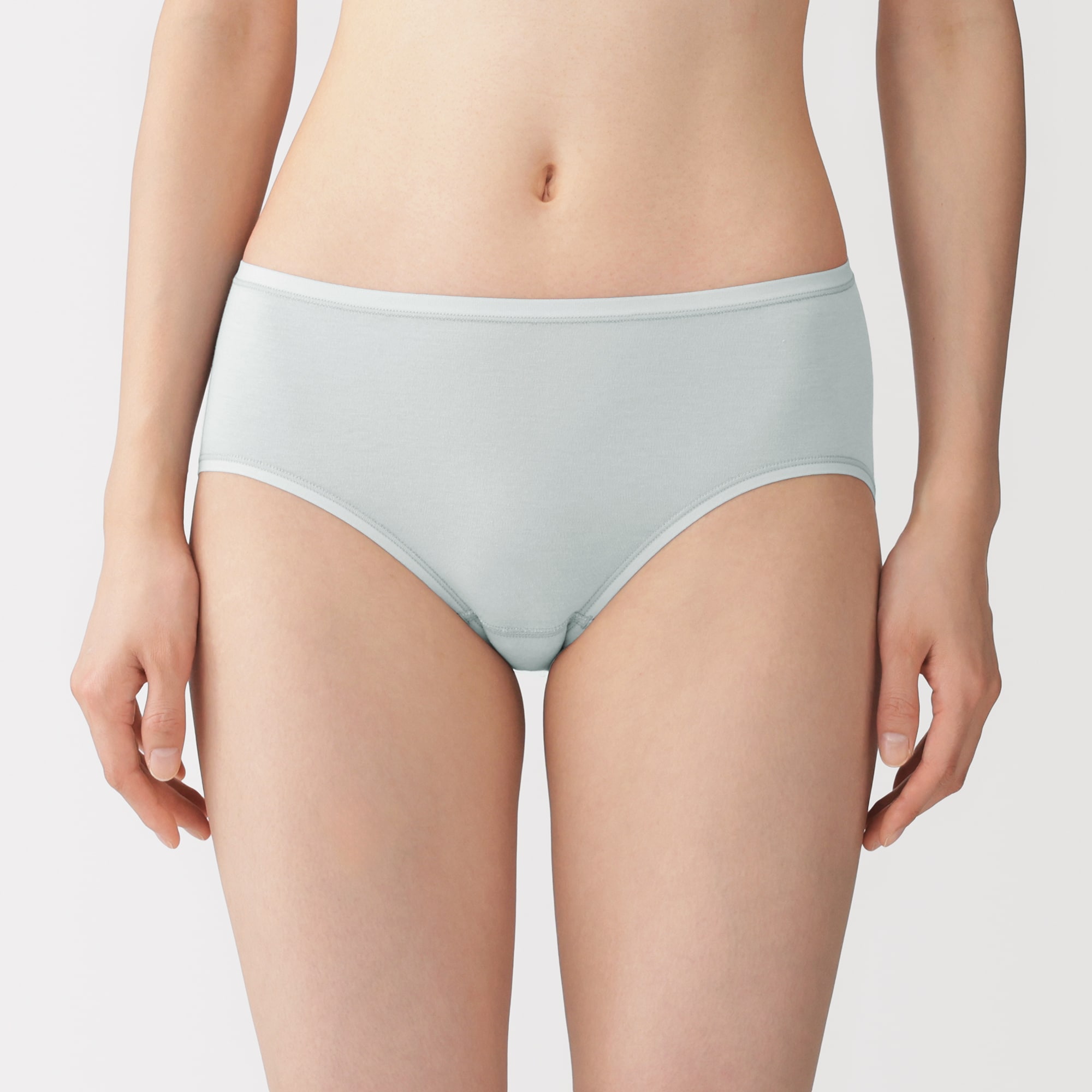 婦人　なめらかミディショーツ