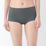 婦人　どこにも縫い目がないサニタリーショーツ