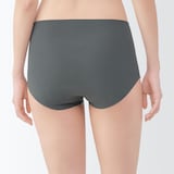 婦人　どこにも縫い目がないサニタリーショーツ