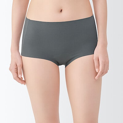 婦人　どこにも縫い目がないサニタリーショーツ