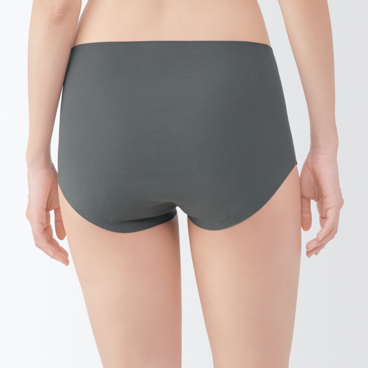 婦人　どこにも縫い目がないサニタリーショーツ