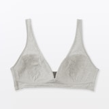 婦人　ノンワイヤープランジブラジャー