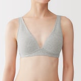 婦人　ノンワイヤープランジブラジャー