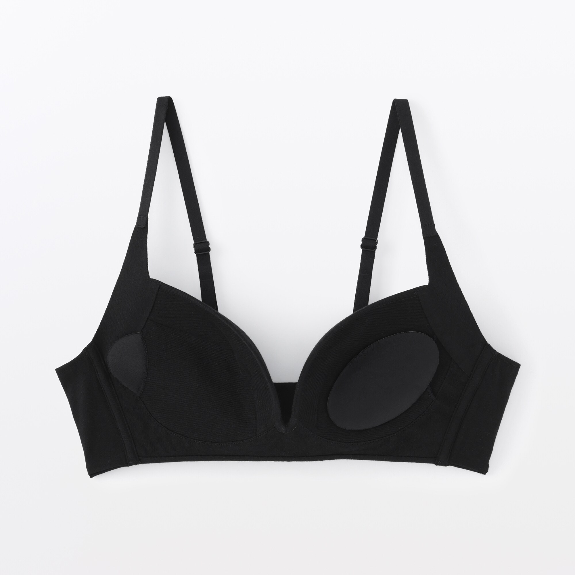 婦人　ノンワイヤー胸の形を整えるブラジャー