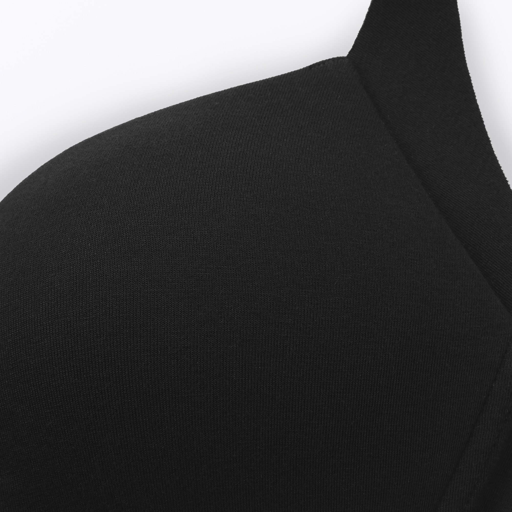 婦人　ノンワイヤー胸の形を整えるブラジャー