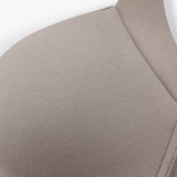 婦人　ノンワイヤー胸の形を整えるブラジャー