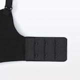 婦人　ノンワイヤー胸の形を整えるブラジャー　プラスサイズ