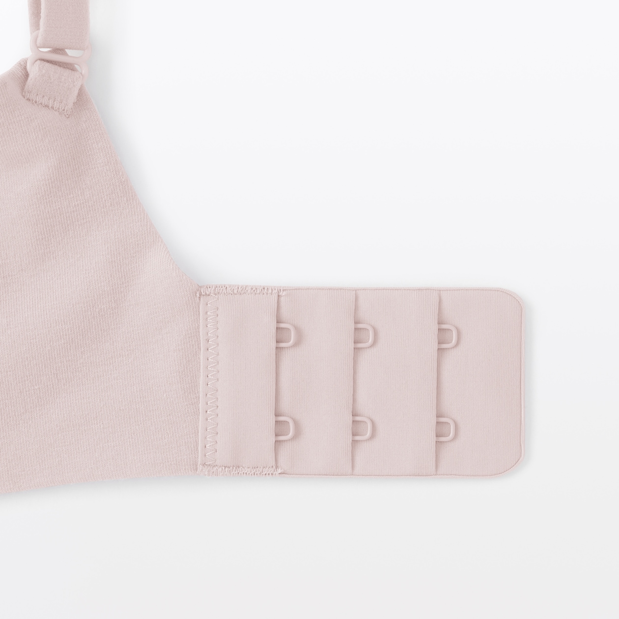 婦人　ノンワイヤー胸の形を整えるブラジャー　プラスサイズ