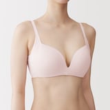 婦人　ノンワイヤー胸の形を整えるブラジャー　プラスサイズ