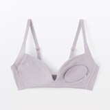 婦人　ノンワイヤー胸の形を整えるブラジャー　プラスサイズ