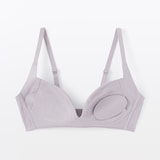 婦人　ノンワイヤー胸の形を整えるブラジャー　プラスサイズ