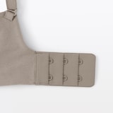 婦人　ノンワイヤー胸の形を整えるブラジャー　プラスサイズ