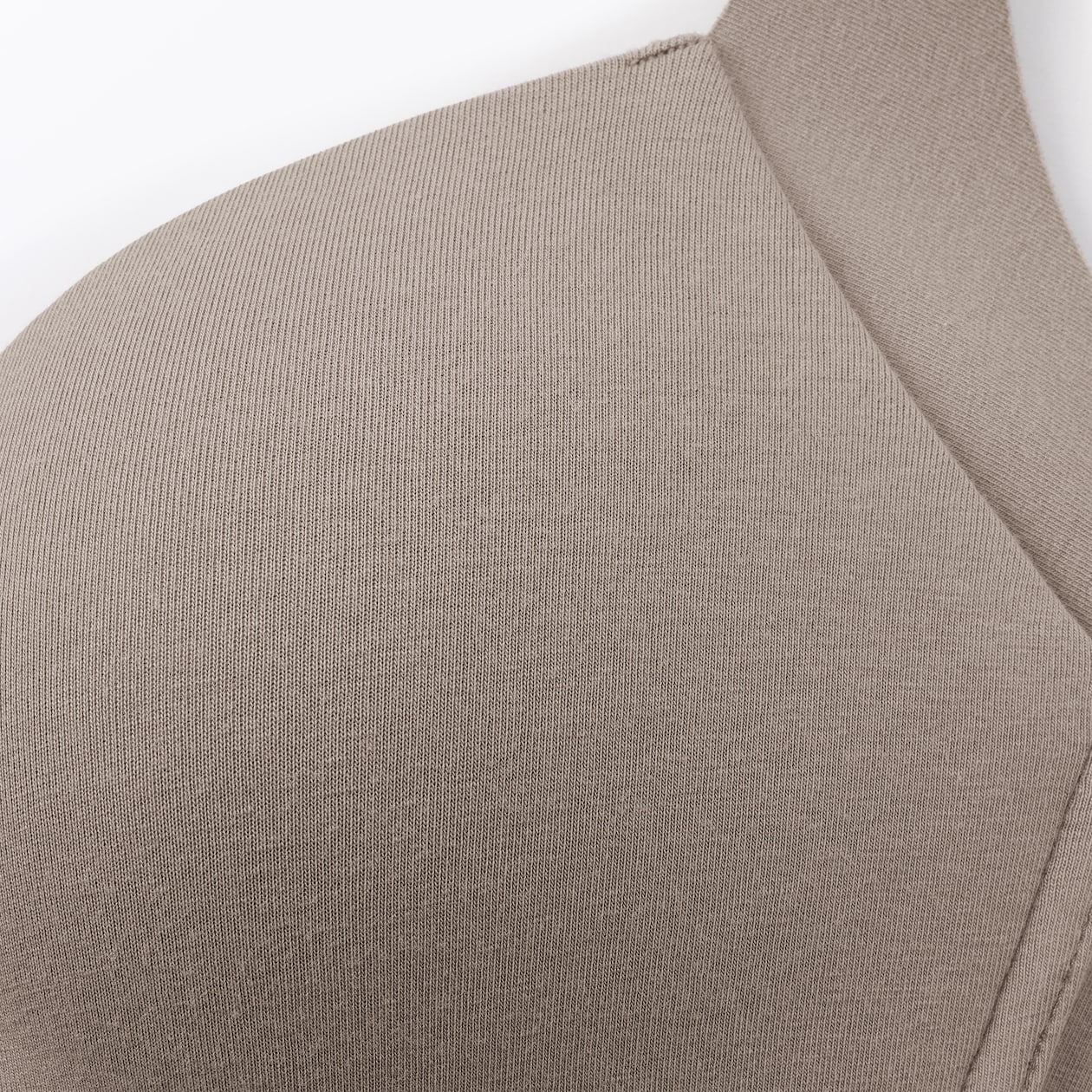 婦人　ノンワイヤー胸の形を整えるブラジャー　プラスサイズ