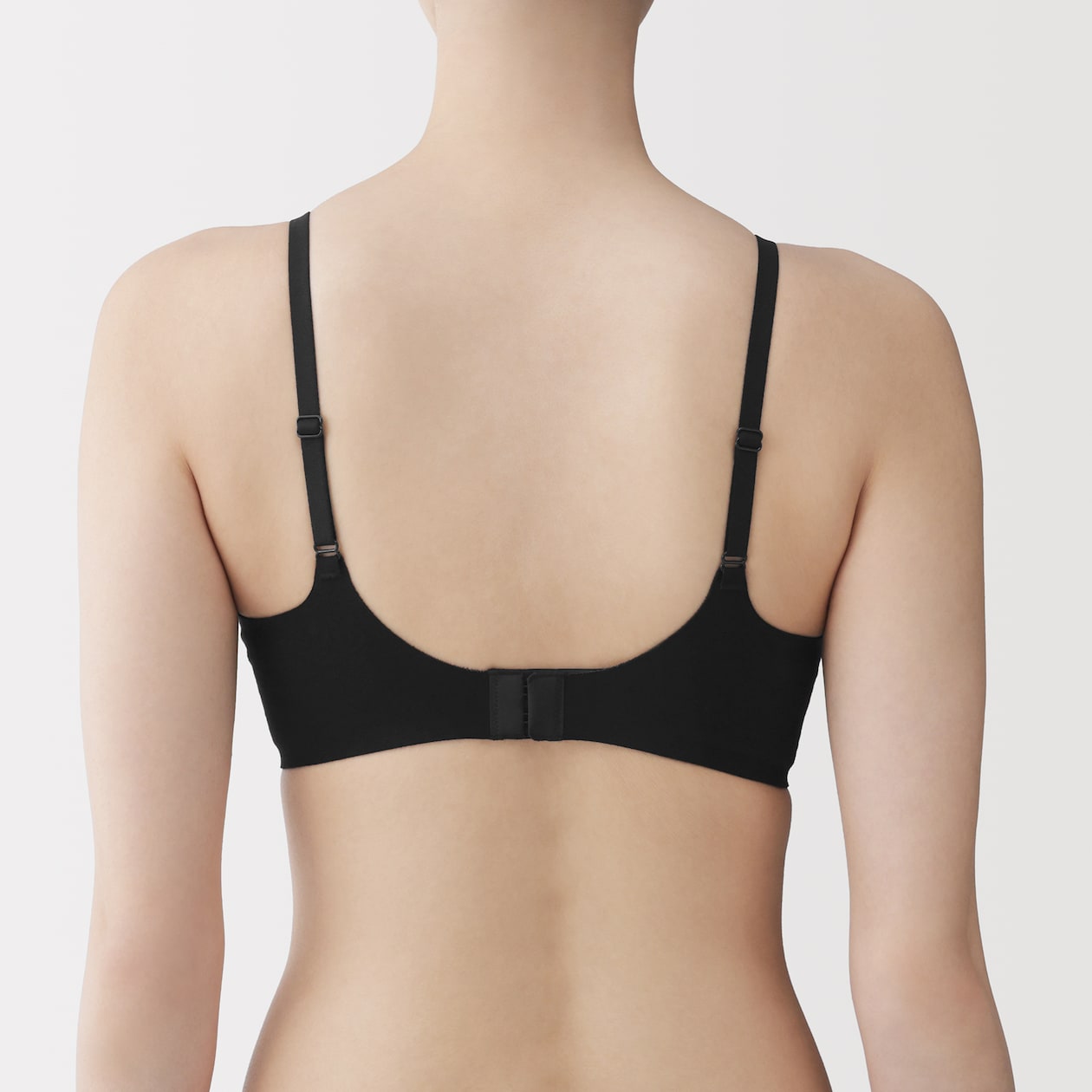 婦人　ノンワイヤー　体にあわせて支えるブラジャー