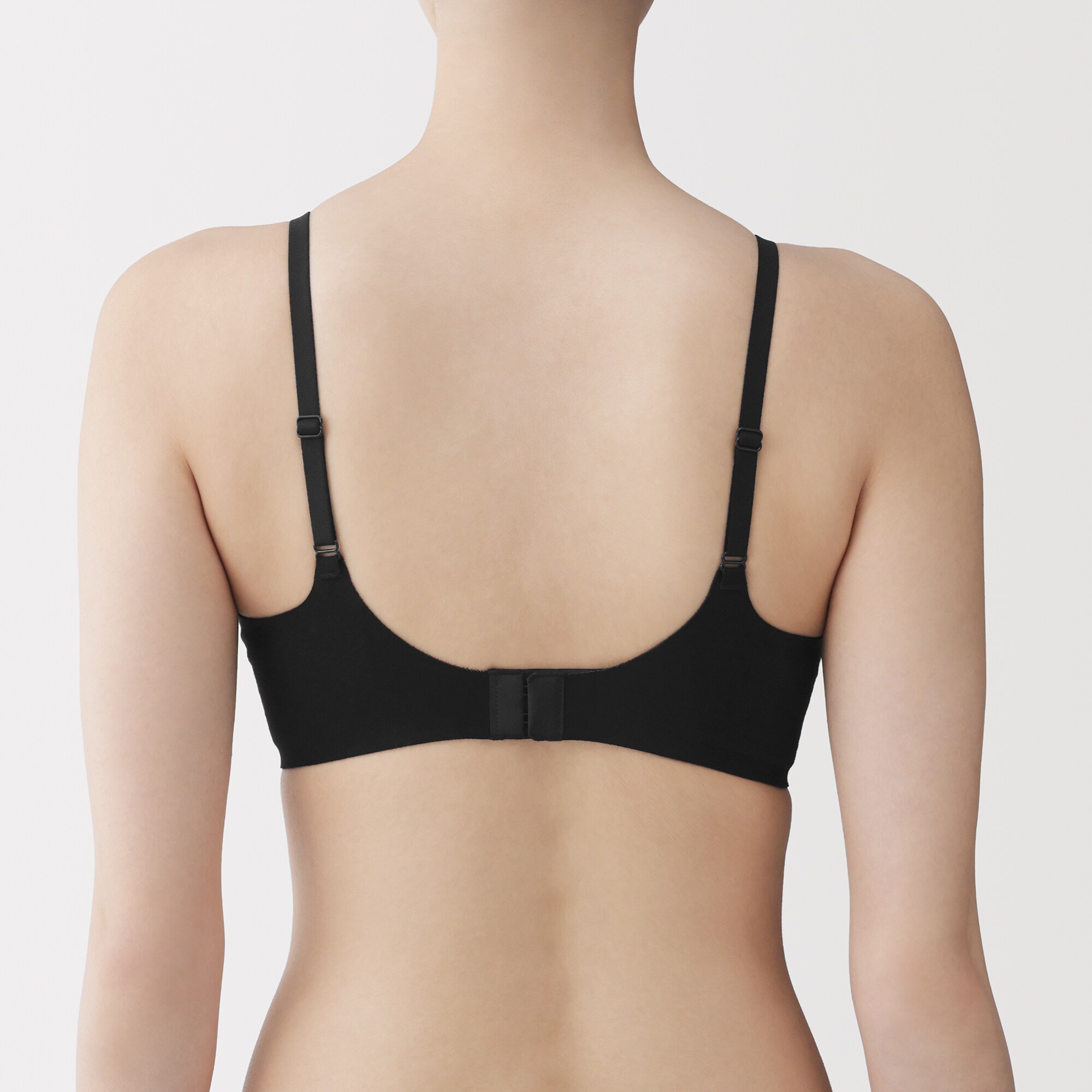 婦人　ノンワイヤー　体にあわせて支えるブラジャー