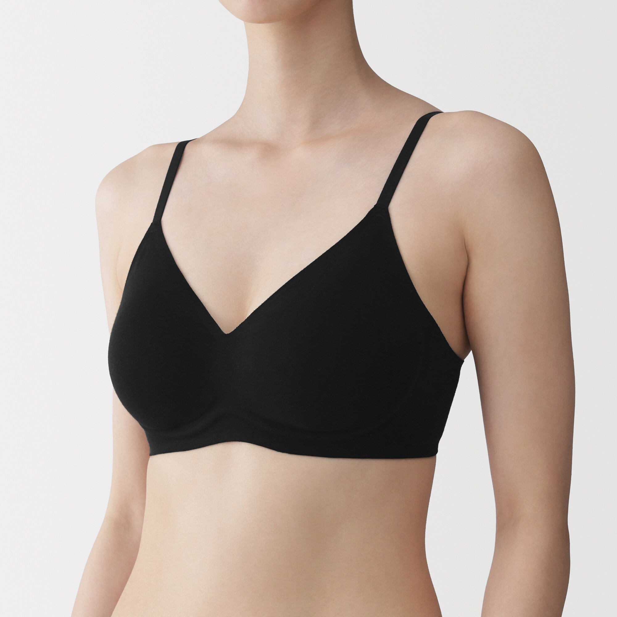 婦人　ノンワイヤー　体にあわせて支えるブラジャー