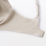 婦人　ノンワイヤー　体にあわせて支えるブラジャー