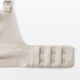 婦人　ノンワイヤー　体にあわせて支えるブラジャー