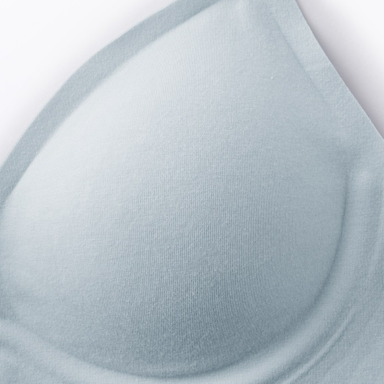 婦人　ノンワイヤー　体にあわせて支えるブラジャー