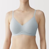 婦人　ノンワイヤー　体にあわせて支えるブラジャー