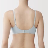 婦人　ノンワイヤー　体にあわせて支えるブラジャー