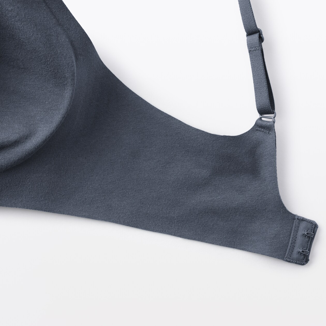 婦人　ノンワイヤー　体にあわせて支えるブラジャー