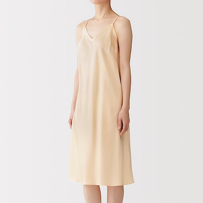 婦人　なめらかサテンスリップドレス