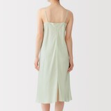 婦人　なめらかサテンスリップドレス