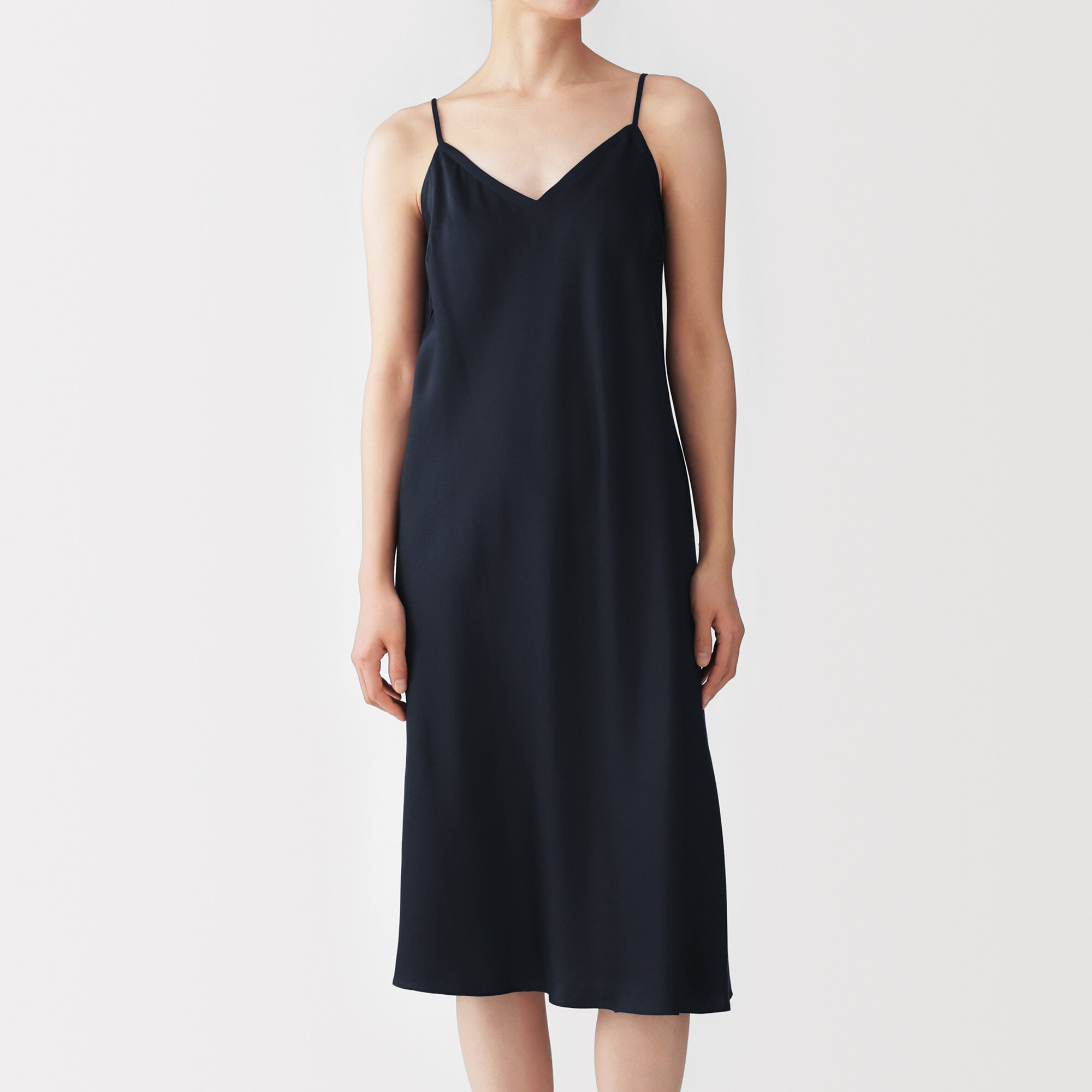 婦人　なめらかサテンスリップドレス