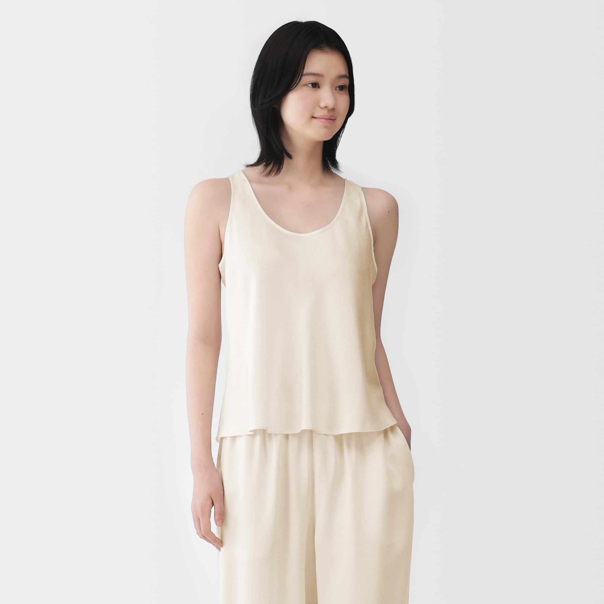 婦人 なめらかサテンフレアタンクトップ | 無印良品